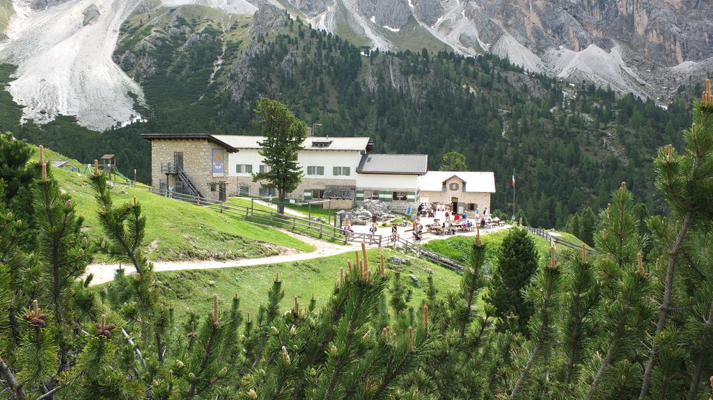 Garni Le Chalet Santa Cristina Val Gardena Bagian luar foto