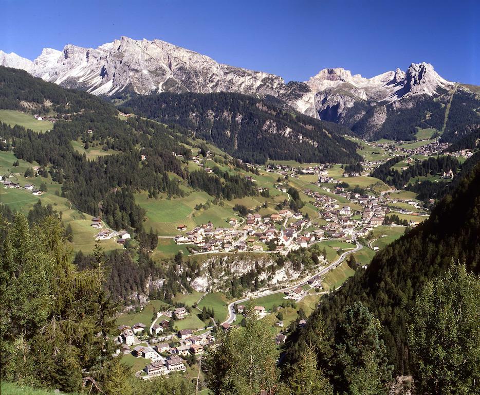 Garni Le Chalet Santa Cristina Val Gardena Bagian luar foto