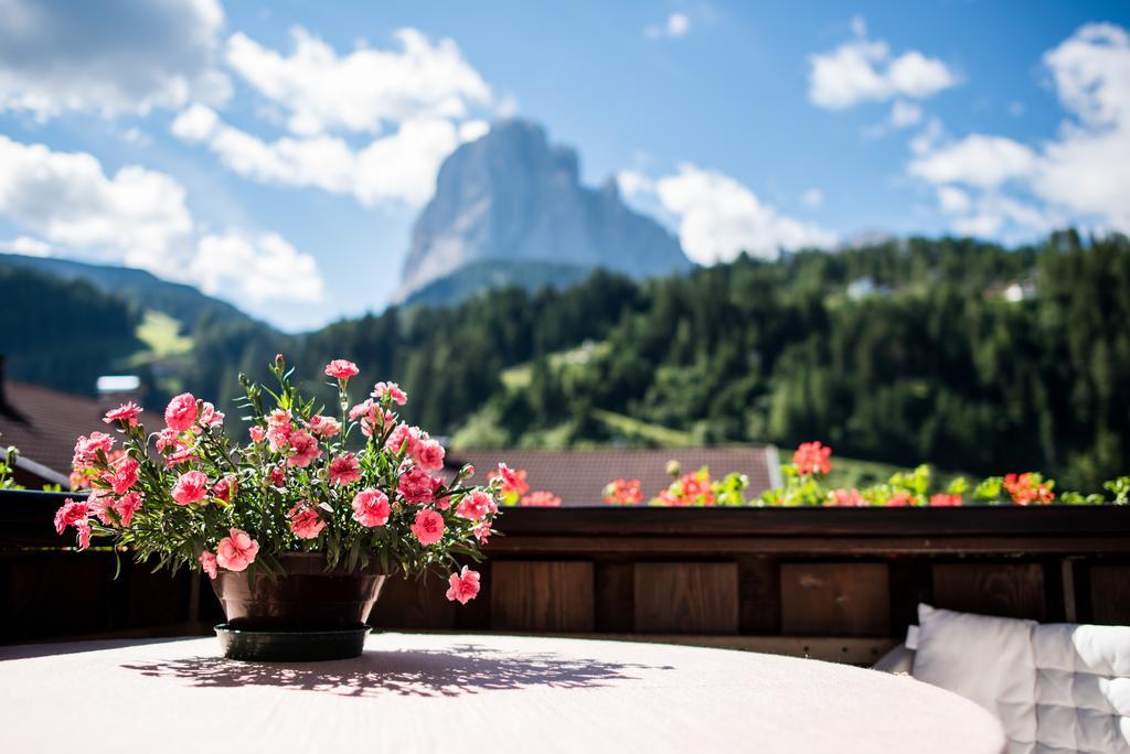 Garni Le Chalet Santa Cristina Val Gardena Bagian luar foto